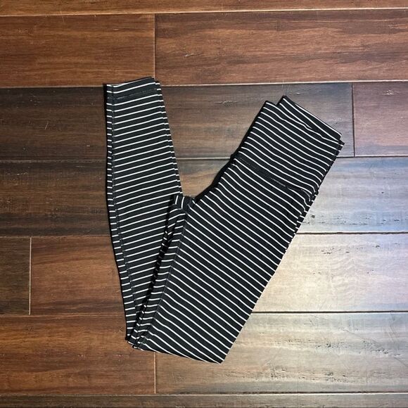 Lululemon Leggings  - Picture 6 of 6